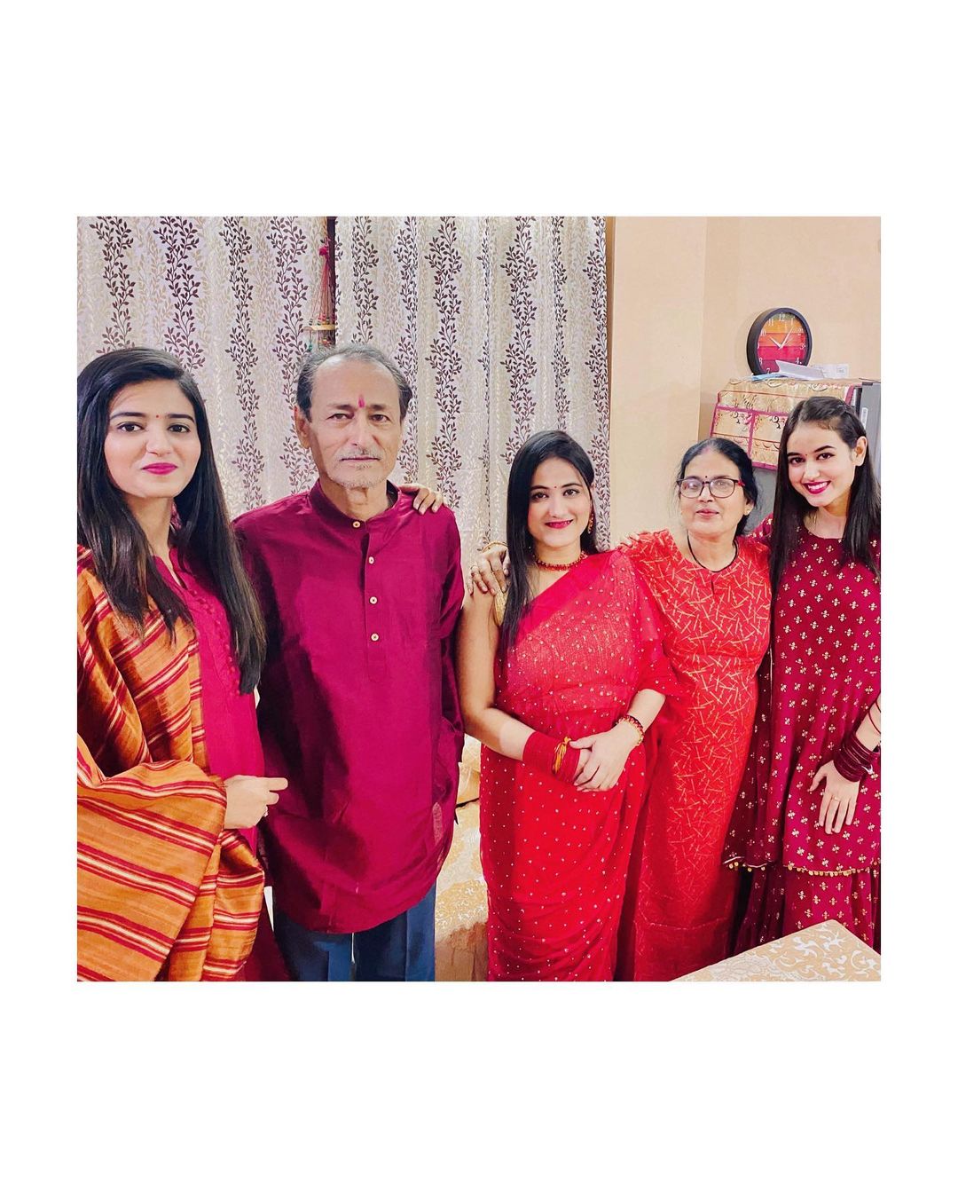 Krati Saini family